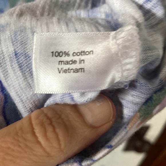 Flutter sleeve cotton watercolor print top - Picture 3 of 4